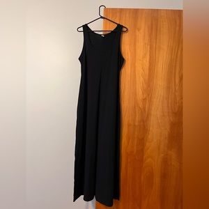 Black maxi dress,worn a few times, smoke free home